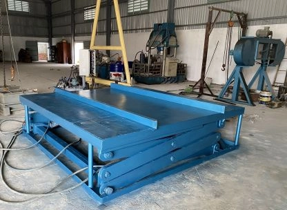 Bàn nâng thủy lực